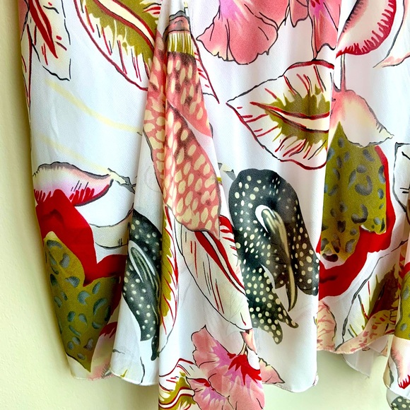 Fully Lined Feminine Light Weight Skirt, With Handkerchief Detailing. - Picture 3 of 9